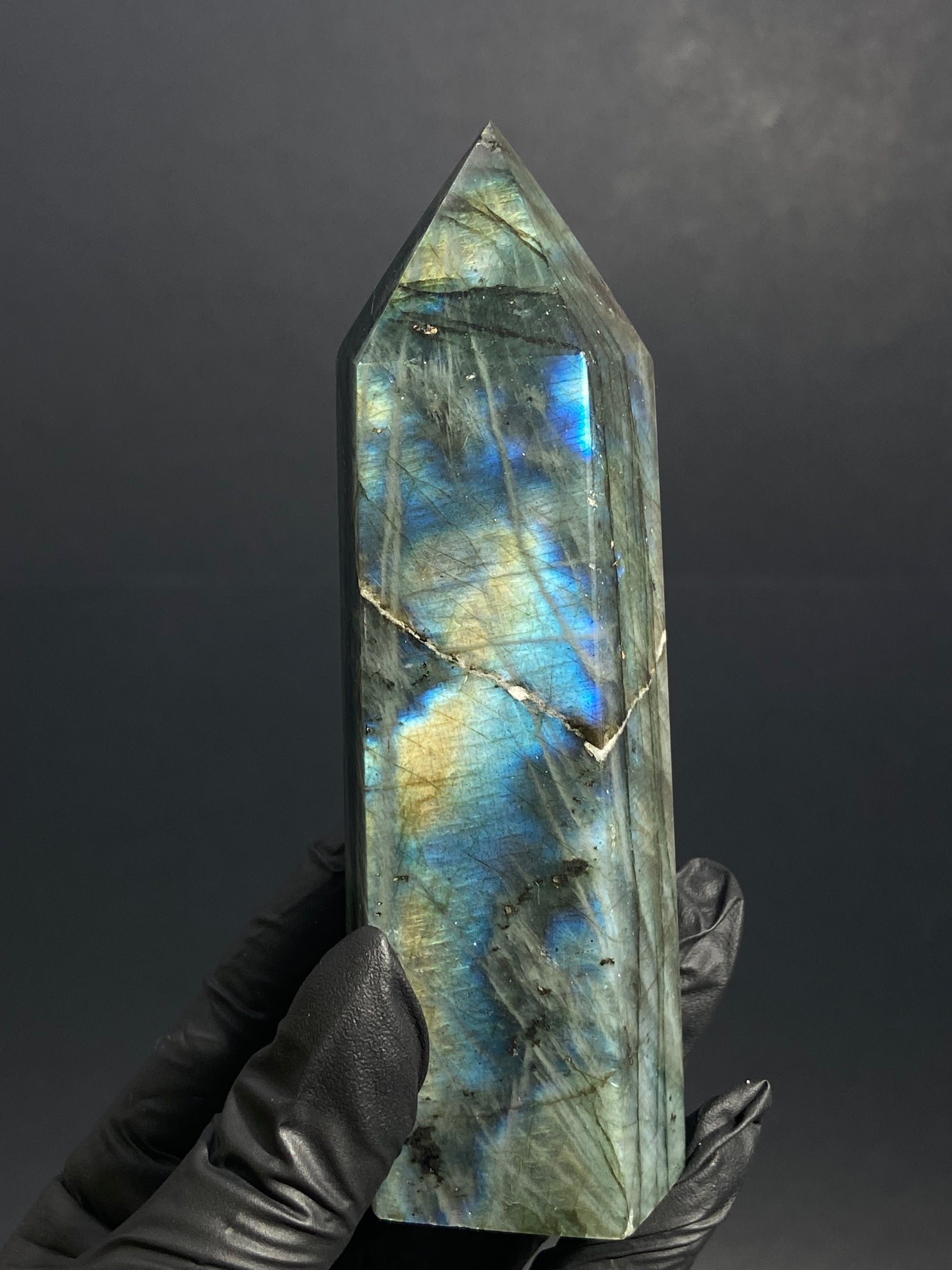 Labradorita Obelisco