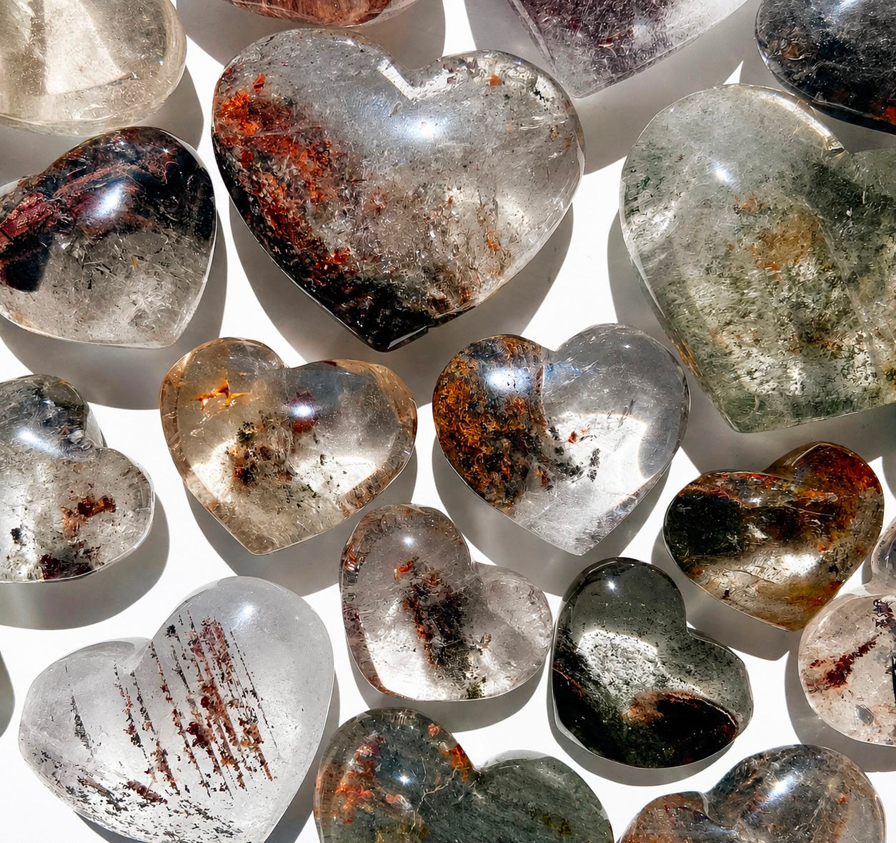 Corazón de cuarzo lodolita cuarzo jardin natural con inclusiones minerales internas
